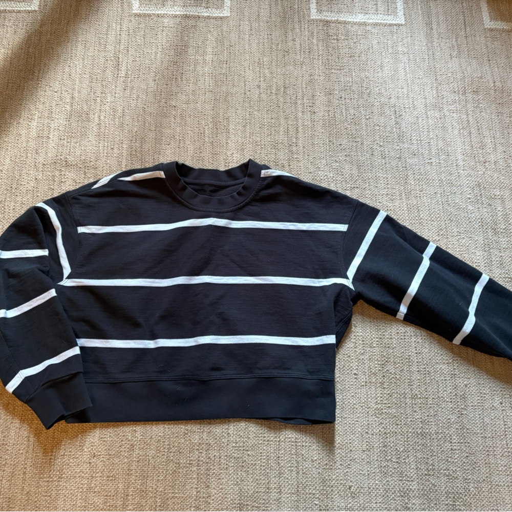 Lululemon Black and White Striped Cropped Sweatshirt Size Medium